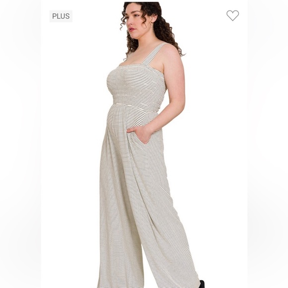 NWT! Sale 🍇 PLUS SMOCKED STRIPED WIDE LEGG JUMPSUIT BLACK IVORY STRIPES POCKETS - Picture 2 of 4